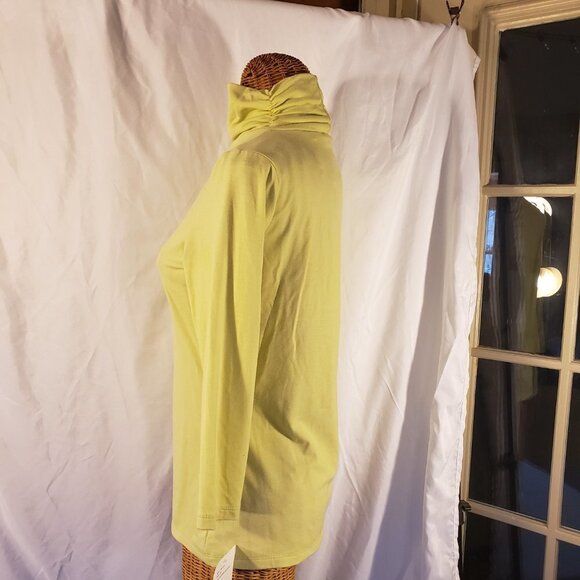 NWT Ladies JH COLLECTIBLES Lemon Yellow Turtleneck Top - M - Picture 2 of 4